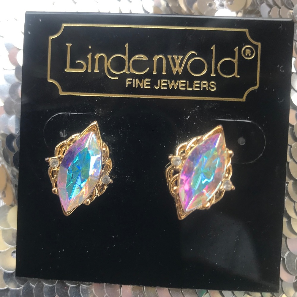 LINDENWOLD PIERCED EARRINGS NWOT